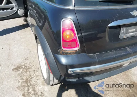 2003 Mini Cooper z USA, uszkodzony, nr VIN WMWRC33463TC41773